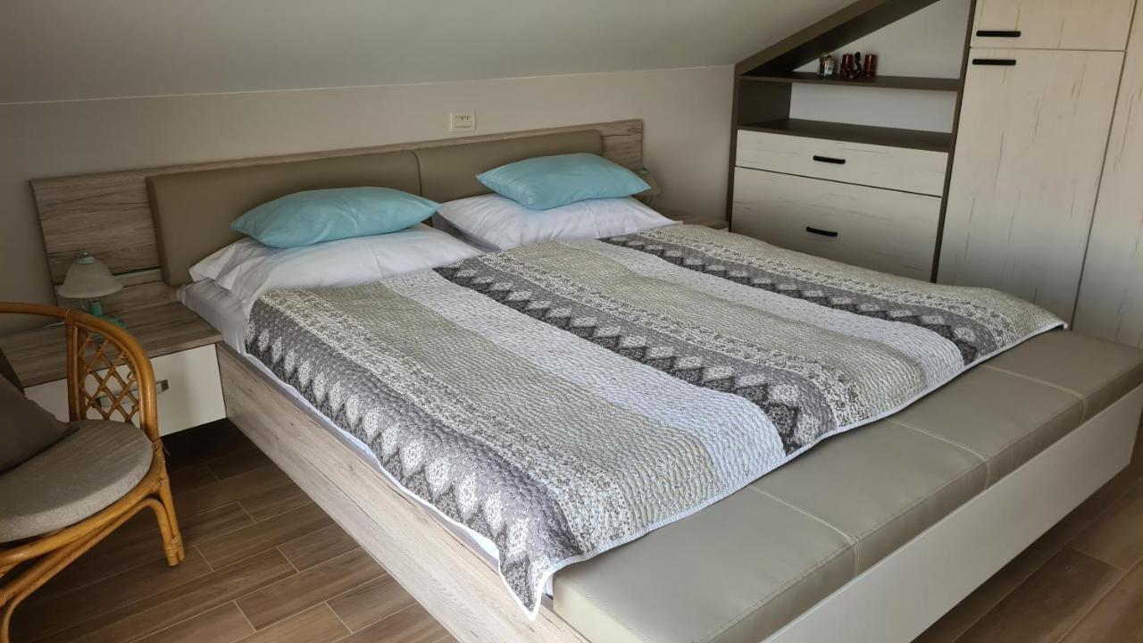 Villa Amalia Apartments 马林斯卡 外观 照片