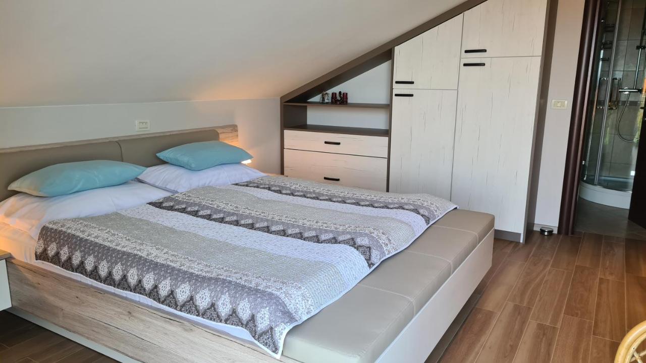 Villa Amalia Apartments 马林斯卡 外观 照片