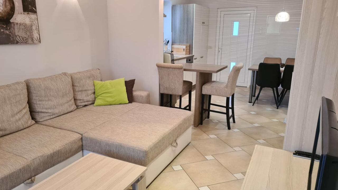 Villa Amalia Apartments 马林斯卡 外观 照片