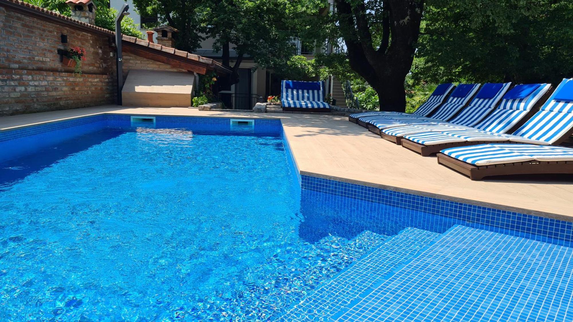 Villa Amalia Apartments 马林斯卡 外观 照片