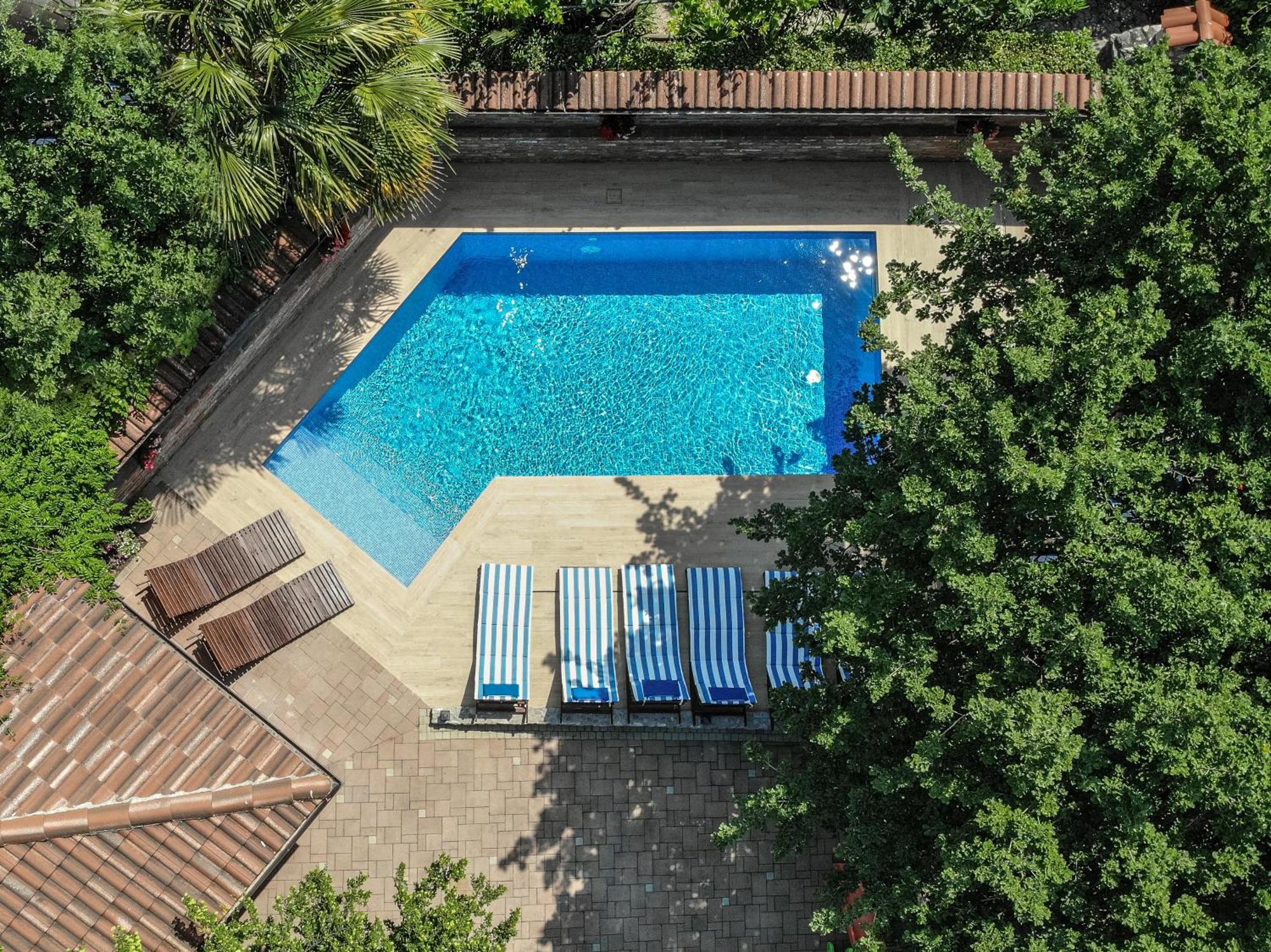 Villa Amalia Apartments 马林斯卡 外观 照片